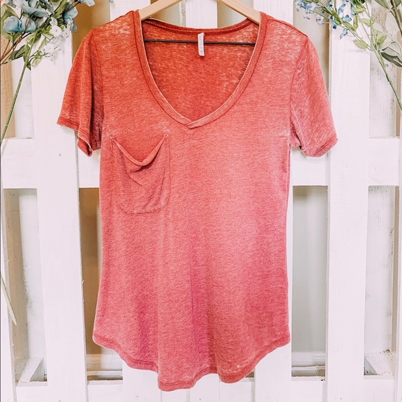 Z Supply Tops - Z supply v neck pocket tee